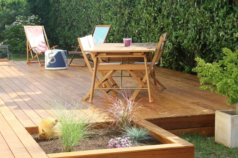 牛久で施工した木樹脂デッキ